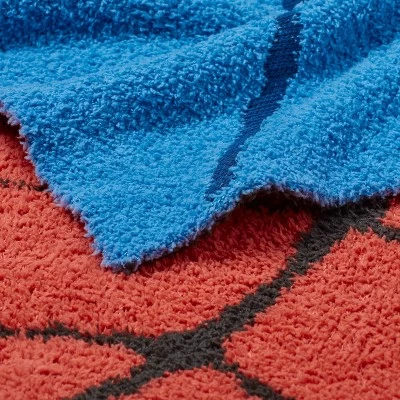 Marvel Spider-Man Mask Knit Kids' Throw Blanket - The Marvel Collection By Pillowfort™ - Image 3