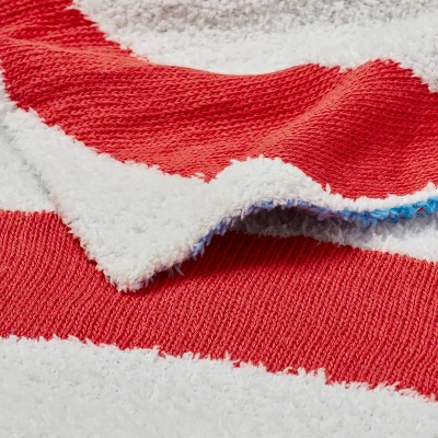 Marvel Captain America Shield Knit Kids' Throw Blanket - The Marvel Collection By Pillowfort™ - Image 3